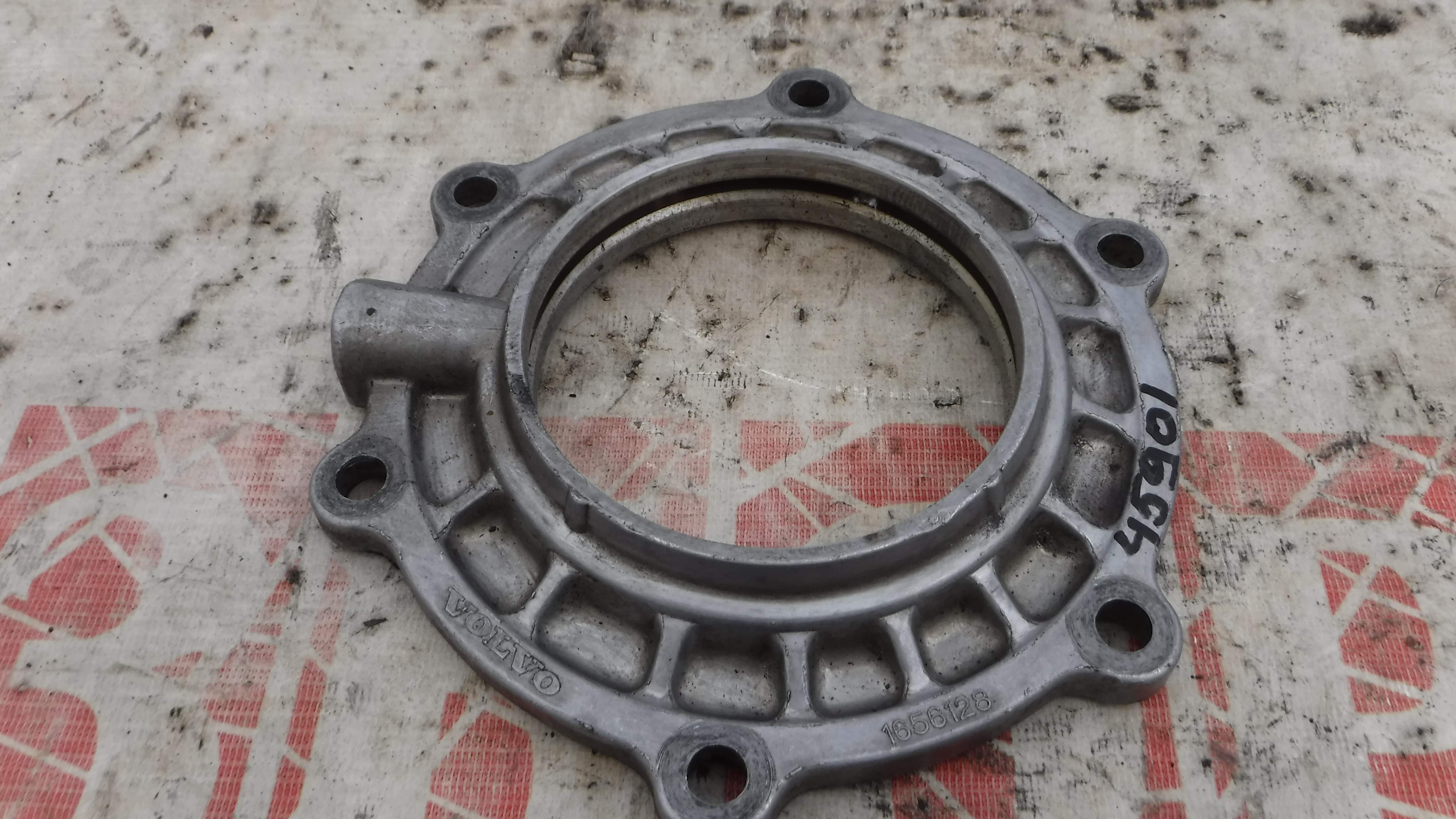 Крышка КПП volvo VT2014 1656128